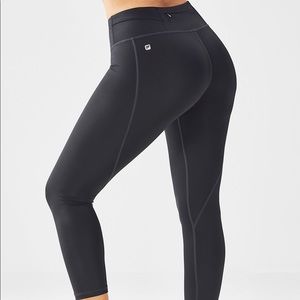 Gia Powerlite Capri size Small in Black